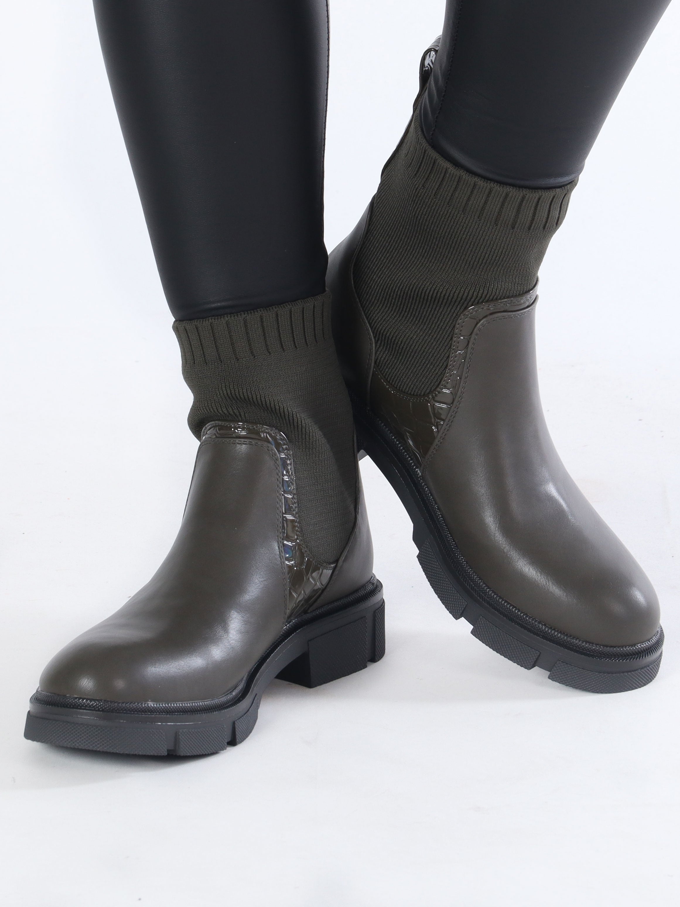 Anka - Feta stövlar med elastiskt skaft